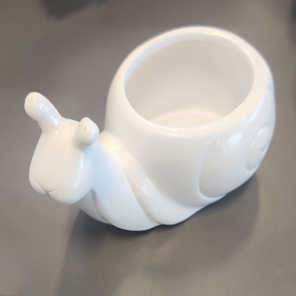 White Snail Ceramic Planter